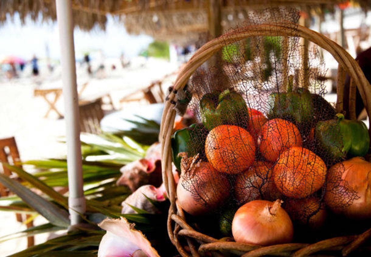 Courtyard By Marriott Nassau Downtown/Junkanoo Beach Eksteriør billede