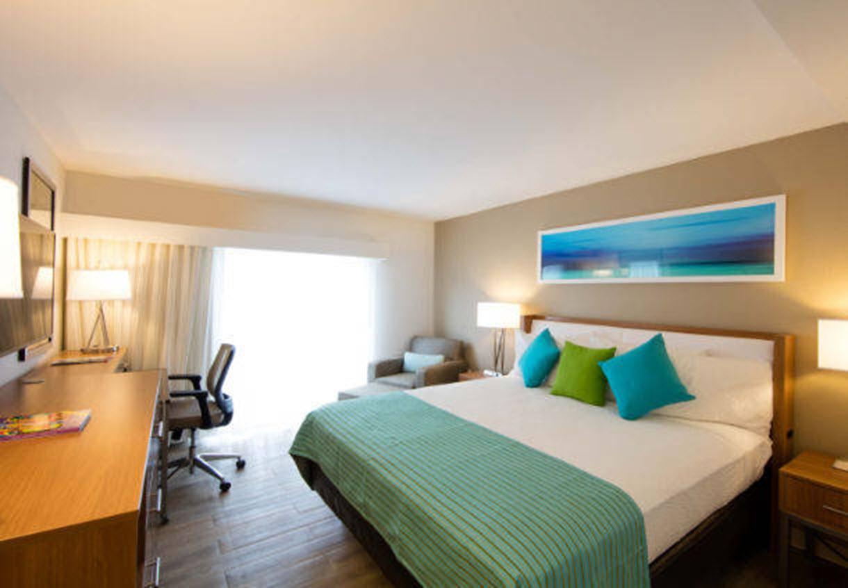 Courtyard By Marriott Nassau Downtown/Junkanoo Beach Eksteriør billede